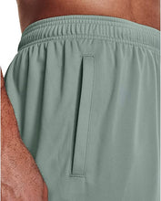 Under Armour Tech Graphic Short, Running Shorts Made of Breathable Material, Workout Shorts with Ultra-light Design Men